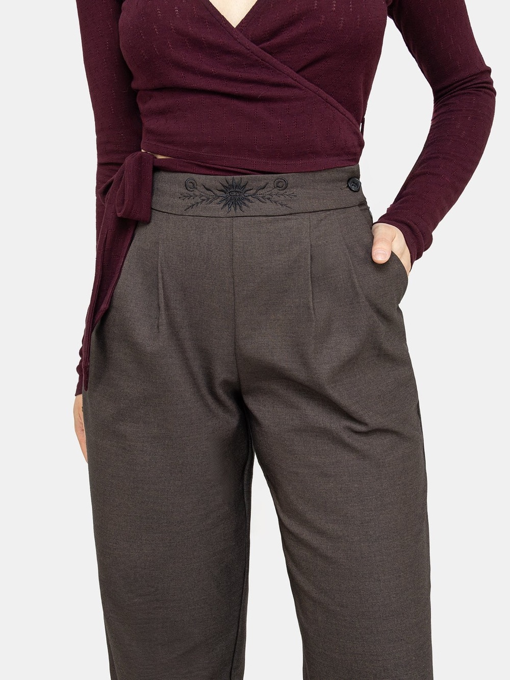 NWOT Mystic Embroidered balloon pants size US 14 - Picture 2 of 8